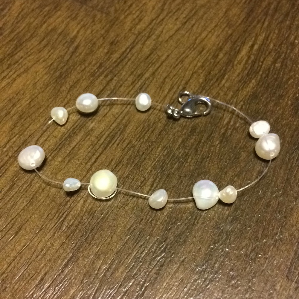 Cute Dainty Pearl Bracelet With Silver Clasp